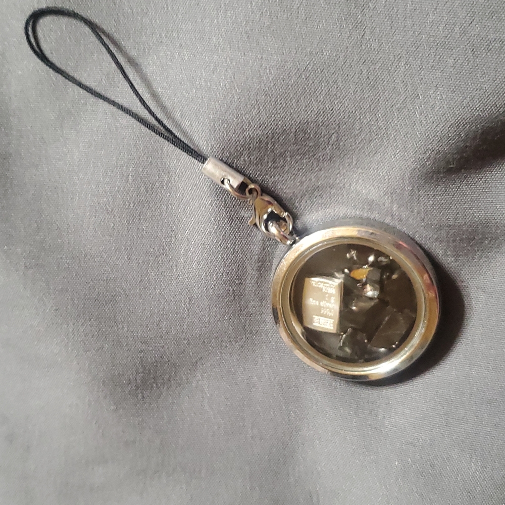 Glass locket keychain with EMF blocking shungite & Valcambi Silver 1 gram bar!